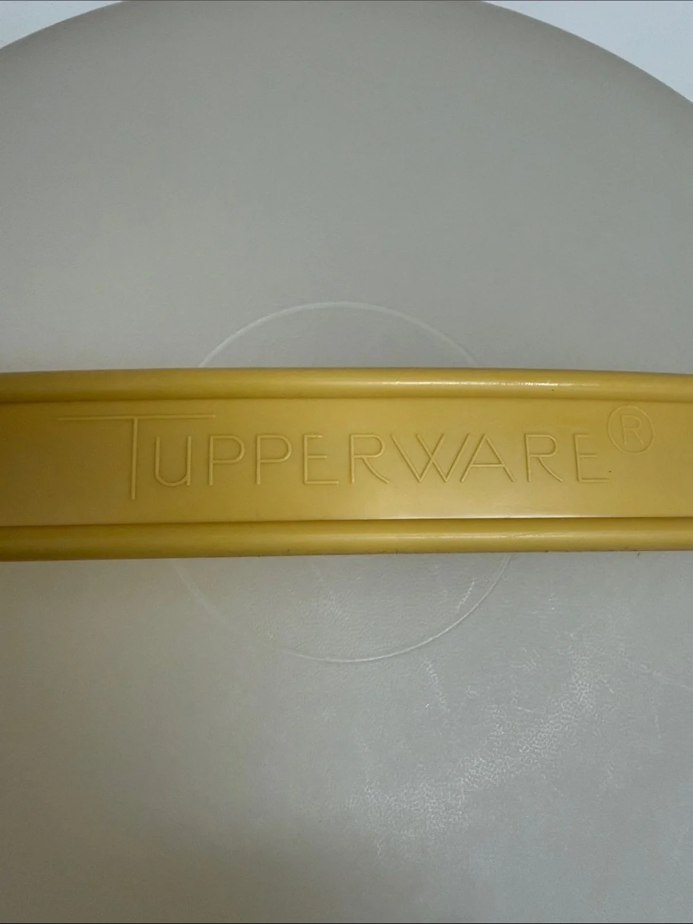 Vintage Tupperware Handle Cake Carrier